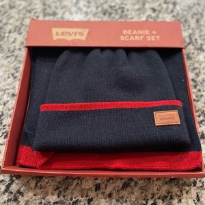 NEW Levi’s beanie & scarf set